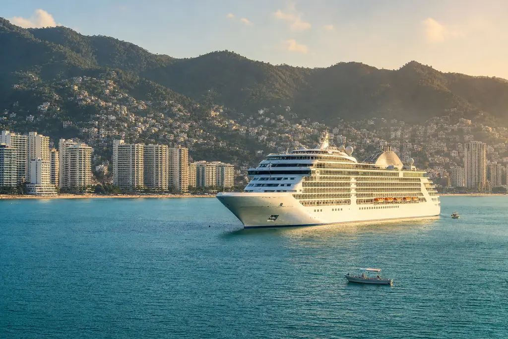 Holland America's Eurodam Returns to Acapulco After 17 Years